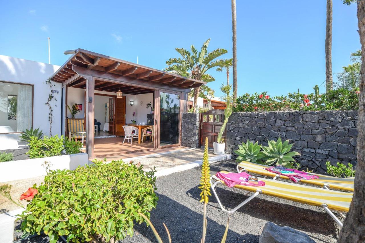 Bungalow Playa Bastián Costa Teguise Exterior foto